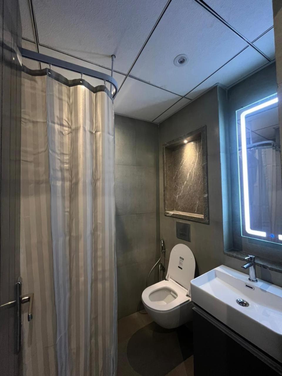 Apartment Theluxehorizon New Delhi